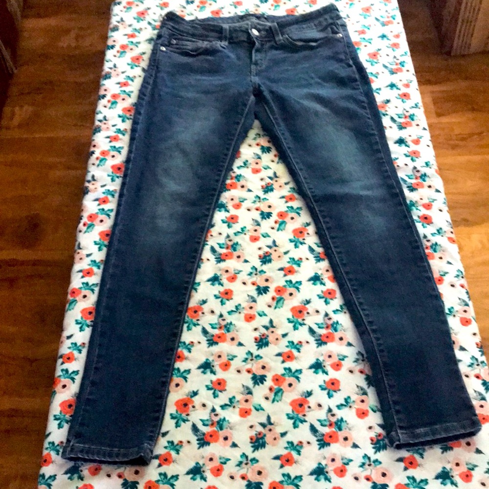 Women’s levi’s size 7M
